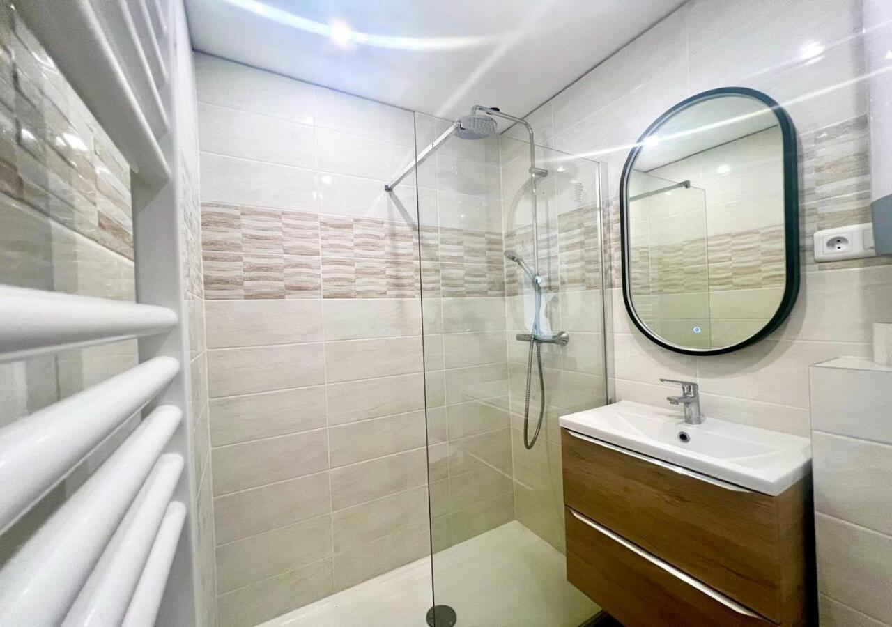 Studio Eclat Marine 3 Etoiles - Vue Mer - Parking-Clim-Plage A 20 Metres - Capitalchic Services Saint-Aygulf Fréjus Buitenkant foto